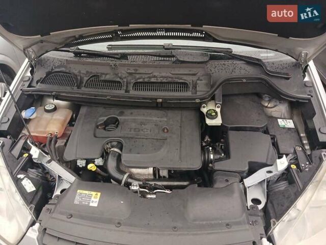 Серый Форд Си-Макс, объемом двигателя 1.6 л и пробегом 291 тыс. км за 4850 $, фото 7 на Automoto.ua