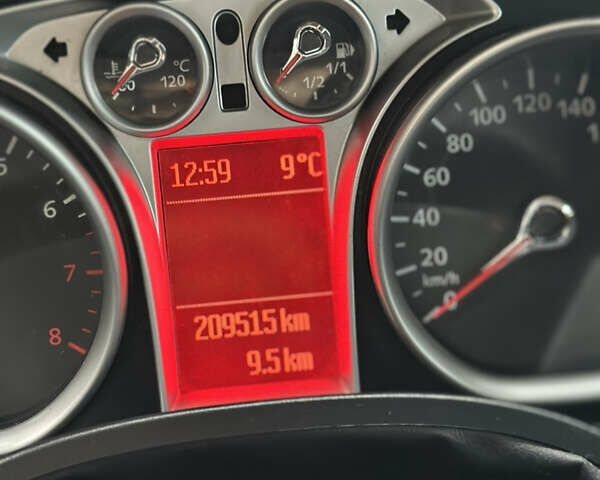 Серый Форд Си-Макс, объемом двигателя 1.6 л и пробегом 210 тыс. км за 5700 $, фото 5 на Automoto.ua