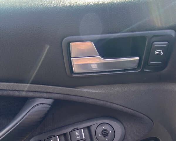 Серый Форд Си-Макс, объемом двигателя 2 л и пробегом 360 тыс. км за 6800 $, фото 21 на Automoto.ua