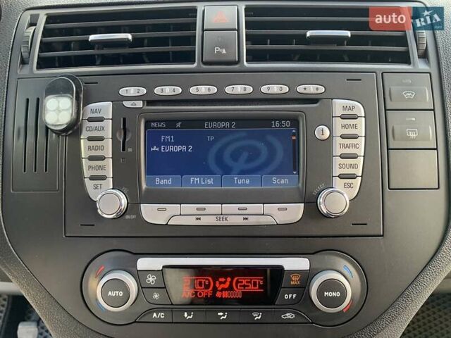 Серый Форд Си-Макс, объемом двигателя 1.6 л и пробегом 320 тыс. км за 6000 $, фото 13 на Automoto.ua