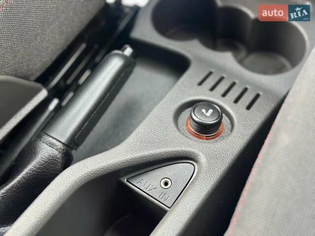 Сірий Форд Сі-Макс, об'ємом двигуна 1.6 л та пробігом 156 тис. км за 5850 $, фото 25 на Automoto.ua