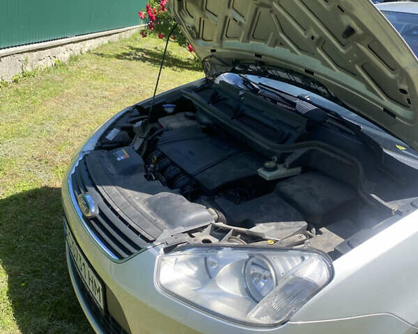 Сірий Форд Сі-Макс, об'ємом двигуна 1.8 л та пробігом 250 тис. км за 4500 $, фото 4 на Automoto.ua