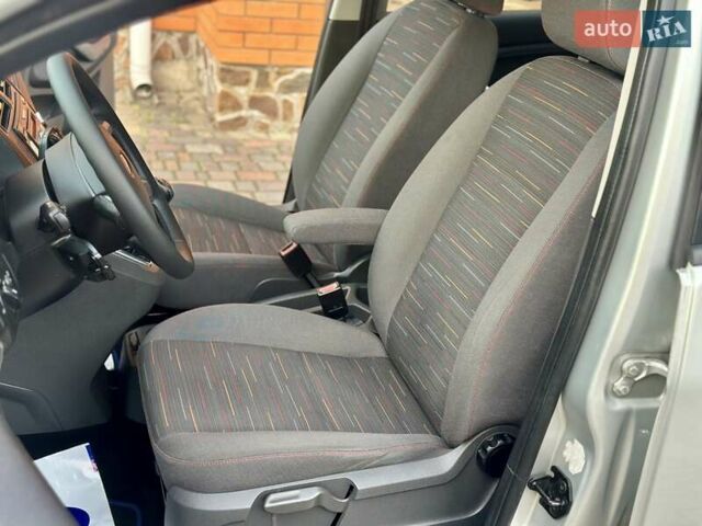 Сірий Форд Сі-Макс, об'ємом двигуна 1.6 л та пробігом 156 тис. км за 5850 $, фото 18 на Automoto.ua