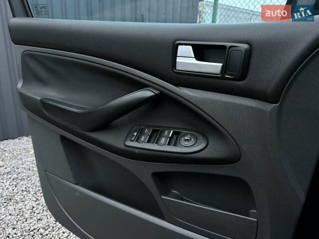 Серый Форд Си-Макс, объемом двигателя 1.8 л и пробегом 282 тыс. км за 6300 $, фото 19 на Automoto.ua