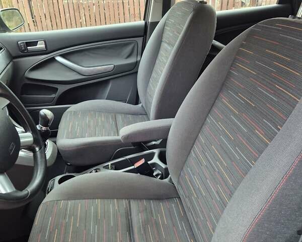 Сірий Форд Сі-Макс, об'ємом двигуна 1.6 л та пробігом 195 тис. км за 5850 $, фото 40 на Automoto.ua