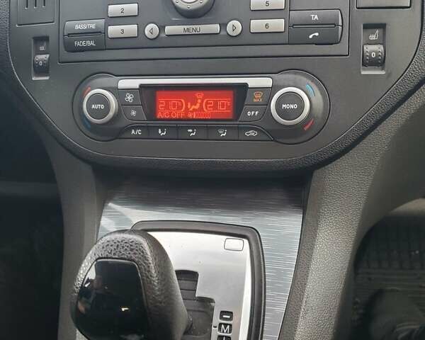 Серый Форд Си-Макс, объемом двигателя 2 л и пробегом 187 тыс. км за 5800 $, фото 28 на Automoto.ua