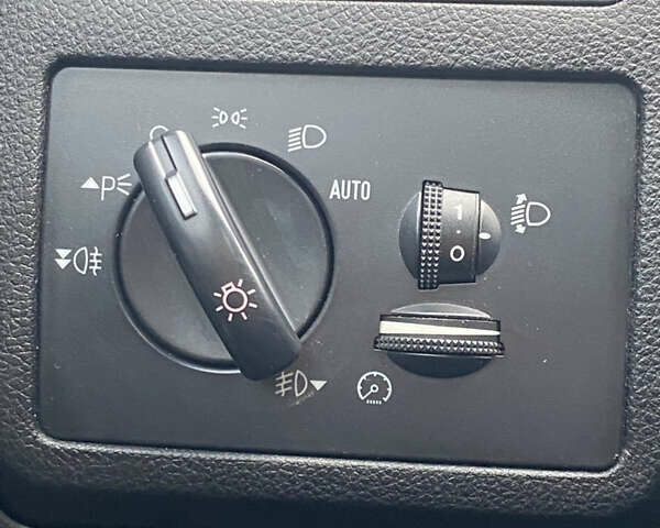 Сірий Форд Сі-Макс, об'ємом двигуна 1.8 л та пробігом 254 тис. км за 6100 $, фото 9 на Automoto.ua