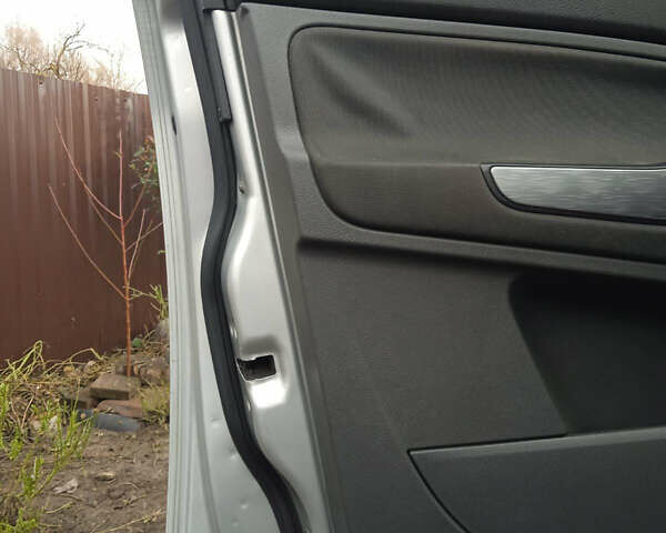 Сірий Форд Сі-Макс, об'ємом двигуна 1.6 л та пробігом 225 тис. км за 5650 $, фото 8 на Automoto.ua