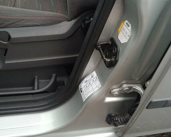 Сірий Форд Сі-Макс, об'ємом двигуна 1.6 л та пробігом 225 тис. км за 5650 $, фото 7 на Automoto.ua