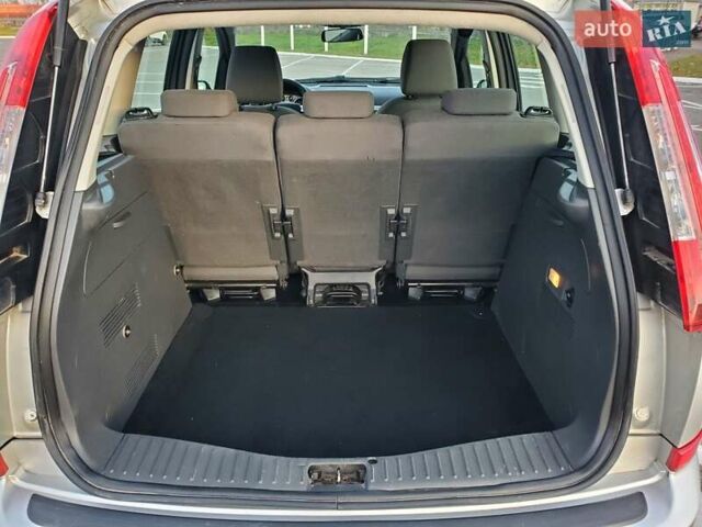 Серый Форд Си-Макс, объемом двигателя 2 л и пробегом 187 тыс. км за 5800 $, фото 4 на Automoto.ua