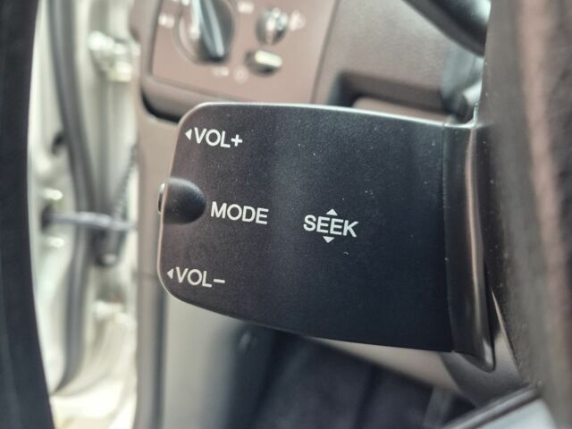 Серый Форд Си-Макс, объемом двигателя 1.6 л и пробегом 195 тыс. км за 5850 $, фото 16 на Automoto.ua