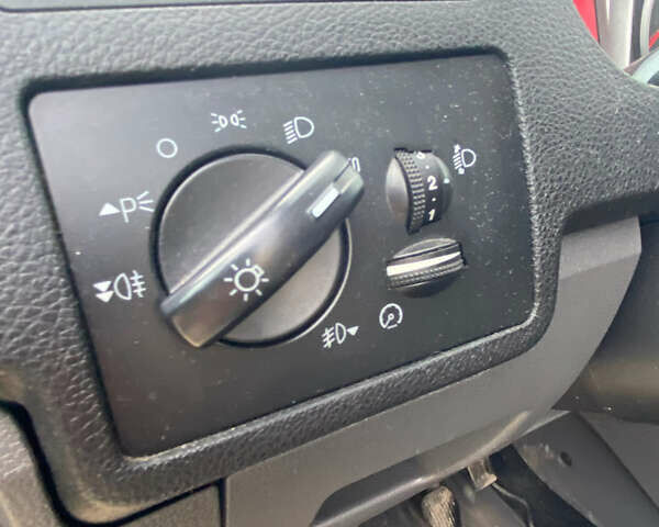 Серый Форд Си-Макс, объемом двигателя 2 л и пробегом 360 тыс. км за 6800 $, фото 22 на Automoto.ua