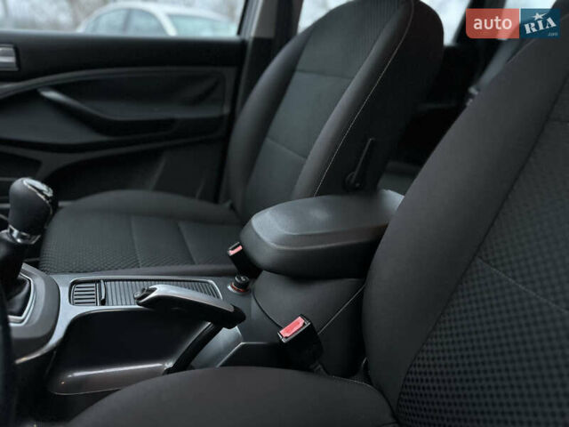 Серый Форд Си-Макс, объемом двигателя 1.8 л и пробегом 282 тыс. км за 6300 $, фото 24 на Automoto.ua