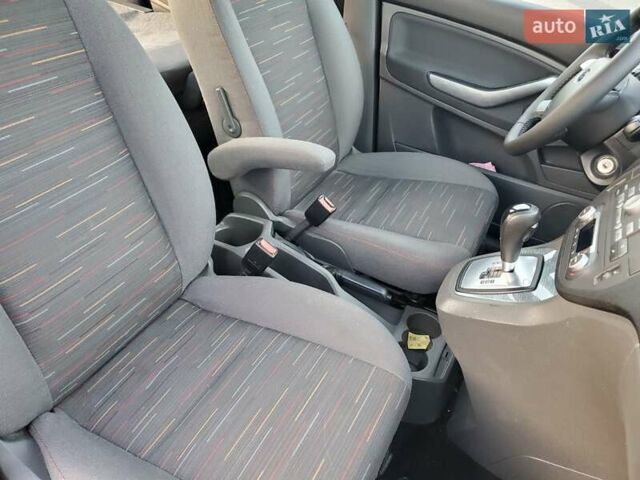 Серый Форд Си-Макс, объемом двигателя 2 л и пробегом 187 тыс. км за 5800 $, фото 16 на Automoto.ua