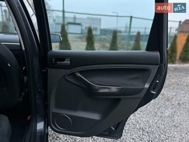 Серый Форд Си-Макс, объемом двигателя 1.8 л и пробегом 282 тыс. км за 6300 $, фото 36 на Automoto.ua