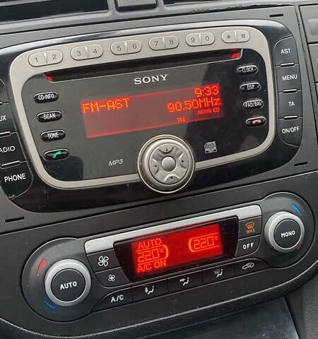 Сірий Форд Сі-Макс, об'ємом двигуна 1.8 л та пробігом 254 тис. км за 6100 $, фото 10 на Automoto.ua