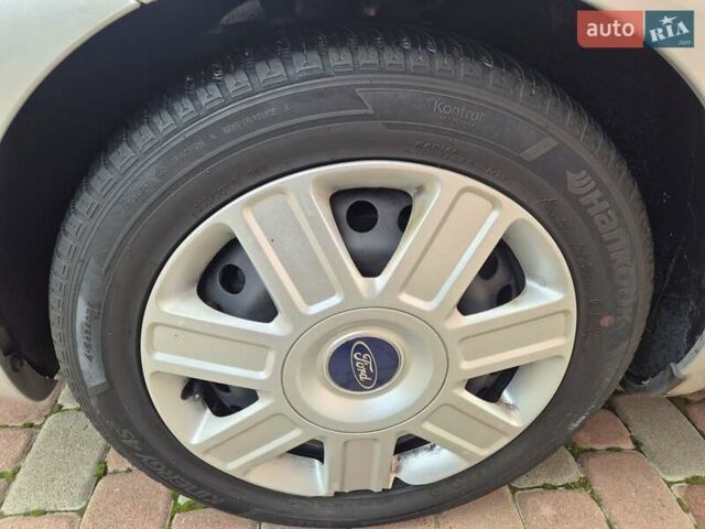 Сірий Форд Сі-Макс, об'ємом двигуна 1.6 л та пробігом 195 тис. км за 5850 $, фото 16 на Automoto.ua