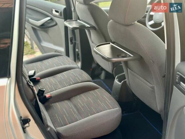 Сірий Форд Сі-Макс, об'ємом двигуна 1.6 л та пробігом 156 тис. км за 5850 $, фото 31 на Automoto.ua