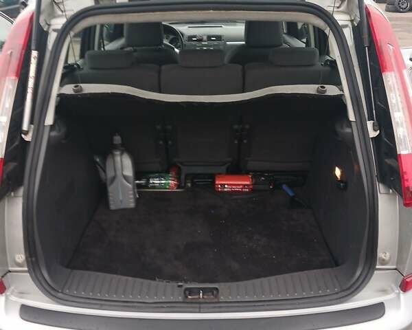 Серый Форд Си-Макс, объемом двигателя 1.6 л и пробегом 291 тыс. км за 4850 $, фото 2 на Automoto.ua