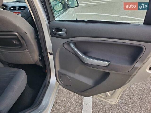 Серый Форд Си-Макс, объемом двигателя 2 л и пробегом 187 тыс. км за 5800 $, фото 10 на Automoto.ua
