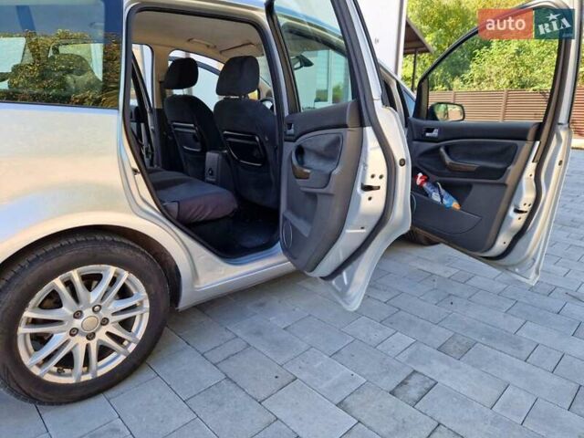 Серый Форд Си-Макс, объемом двигателя 1.75 л и пробегом 247 тыс. км за 5600 $, фото 5 на Automoto.ua