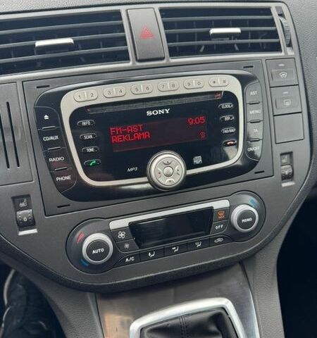 Сірий Форд Сі-Макс, об'ємом двигуна 1.6 л та пробігом 184 тис. км за 5800 $, фото 25 на Automoto.ua