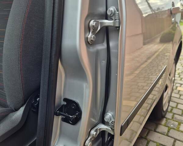 Сірий Форд Сі-Макс, об'ємом двигуна 1.6 л та пробігом 195 тис. км за 5850 $, фото 23 на Automoto.ua