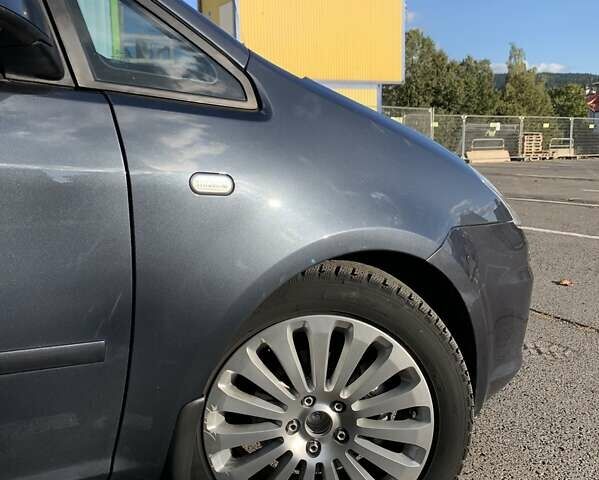 Серый Форд Си-Макс, объемом двигателя 1.6 л и пробегом 320 тыс. км за 6000 $, фото 1 на Automoto.ua