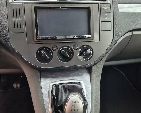 Сірий Форд Сі-Макс, об'ємом двигуна 1.6 л та пробігом 195 тис. км за 5850 $, фото 33 на Automoto.ua