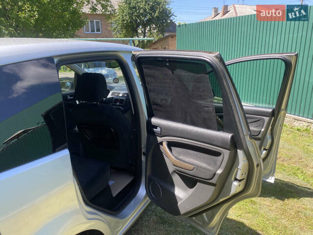 Сірий Форд Сі-Макс, об'ємом двигуна 1.8 л та пробігом 250 тис. км за 4500 $, фото 9 на Automoto.ua