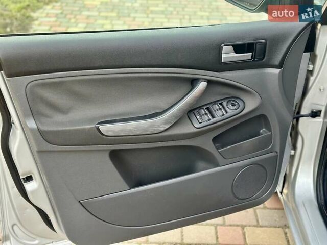 Сірий Форд Сі-Макс, об'ємом двигуна 1.6 л та пробігом 156 тис. км за 5850 $, фото 14 на Automoto.ua
