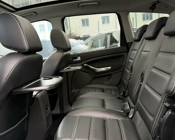 Серый Форд Си-Макс, объемом двигателя 1.6 л и пробегом 146 тыс. км за 6700 $, фото 69 на Automoto.ua