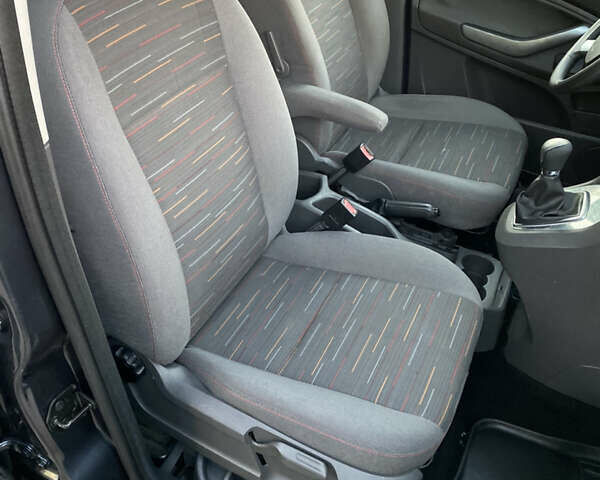 Серый Форд Си-Макс, объемом двигателя 1.6 л и пробегом 217 тыс. км за 5800 $, фото 18 на Automoto.ua