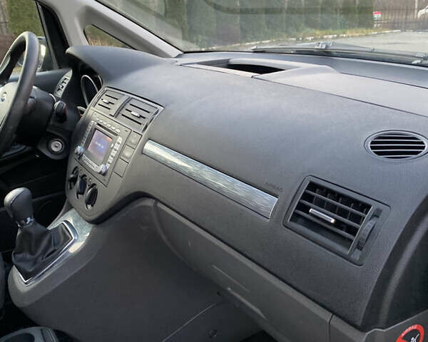 Серый Форд Си-Макс, объемом двигателя 1.6 л и пробегом 217 тыс. км за 5800 $, фото 19 на Automoto.ua