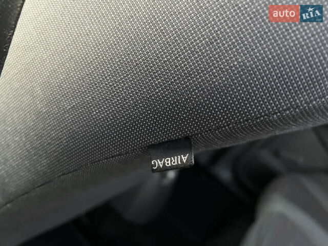 Серый Форд Си-Макс, объемом двигателя 1.8 л и пробегом 181 тыс. км за 5300 $, фото 97 на Automoto.ua