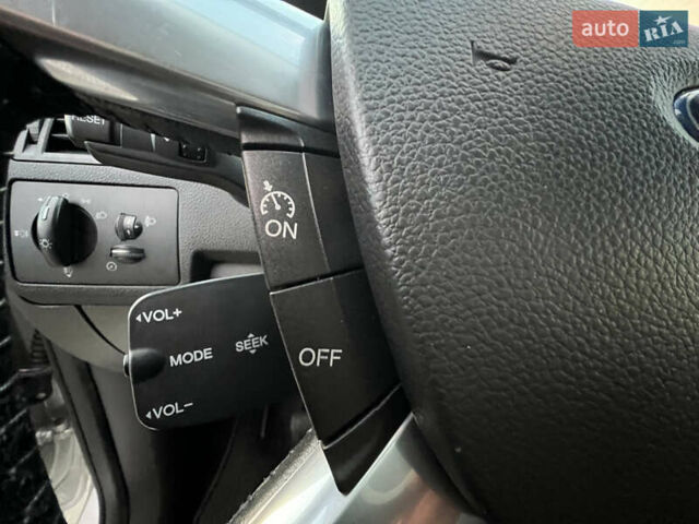 Серый Форд Си-Макс, объемом двигателя 1.8 л и пробегом 181 тыс. км за 5300 $, фото 56 на Automoto.ua