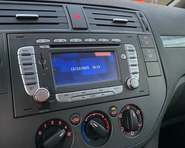 Серый Форд Си-Макс, объемом двигателя 1.6 л и пробегом 217 тыс. км за 5800 $, фото 28 на Automoto.ua