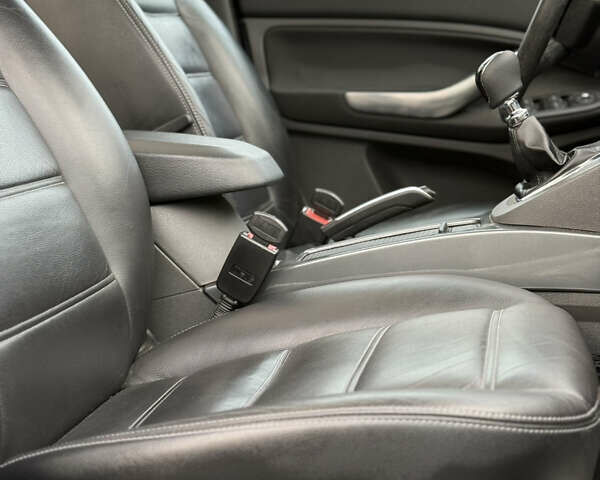 Серый Форд Си-Макс, объемом двигателя 1.6 л и пробегом 146 тыс. км за 6700 $, фото 57 на Automoto.ua