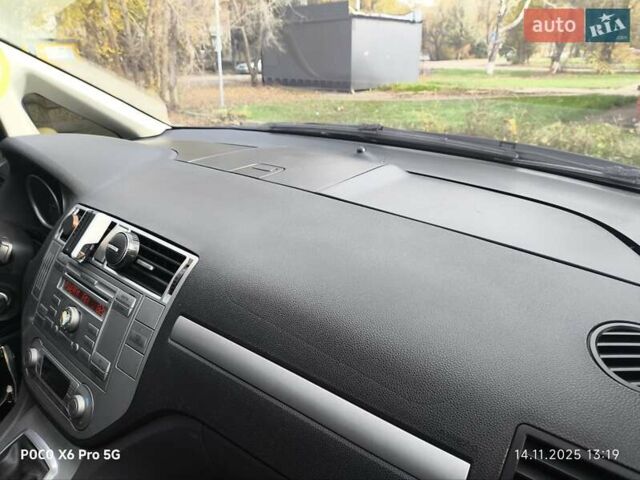 Серый Форд Си-Макс, объемом двигателя 1.6 л и пробегом 246 тыс. км за 7200 $, фото 16 на Automoto.ua