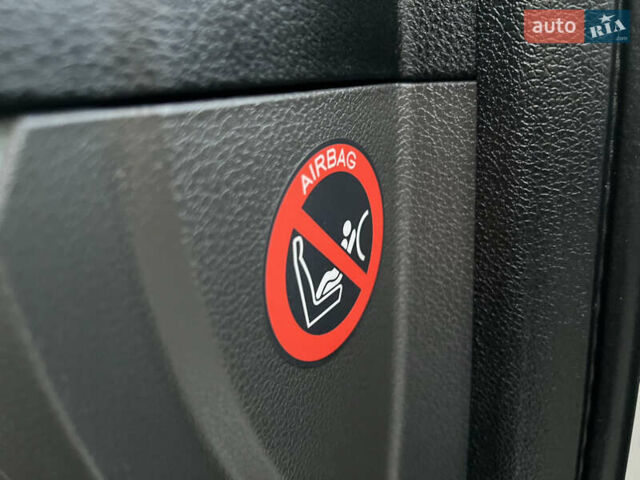 Серый Форд Си-Макс, объемом двигателя 1.8 л и пробегом 181 тыс. км за 5300 $, фото 82 на Automoto.ua