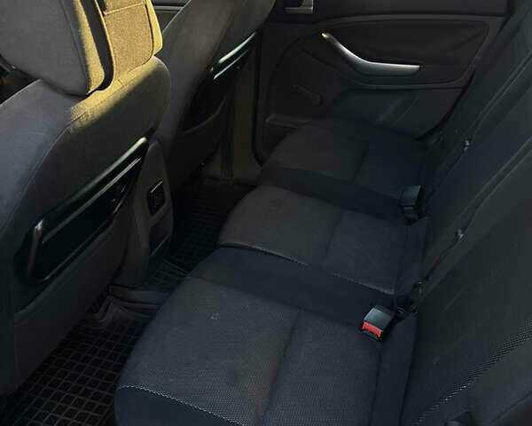 Серый Форд Си-Макс, объемом двигателя 1.56 л и пробегом 305 тыс. км за 5400 $, фото 23 на Automoto.ua