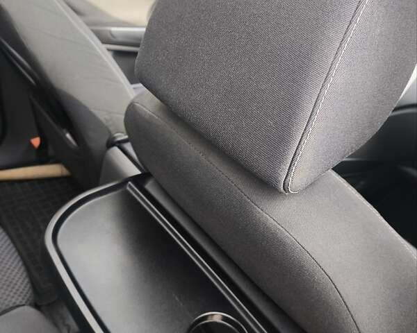 Серый Форд Си-Макс, объемом двигателя 1.6 л и пробегом 246 тыс. км за 7200 $, фото 22 на Automoto.ua