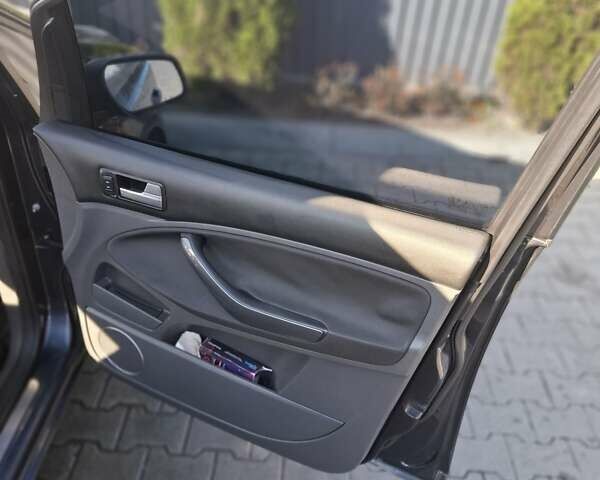 Серый Форд Си-Макс, объемом двигателя 2 л и пробегом 250 тыс. км за 6600 $, фото 16 на Automoto.ua