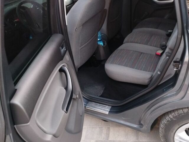 Сірий Форд Сі-Макс, об'ємом двигуна 1.6 л та пробігом 27 тис. км за 4600 $, фото 9 на Automoto.ua