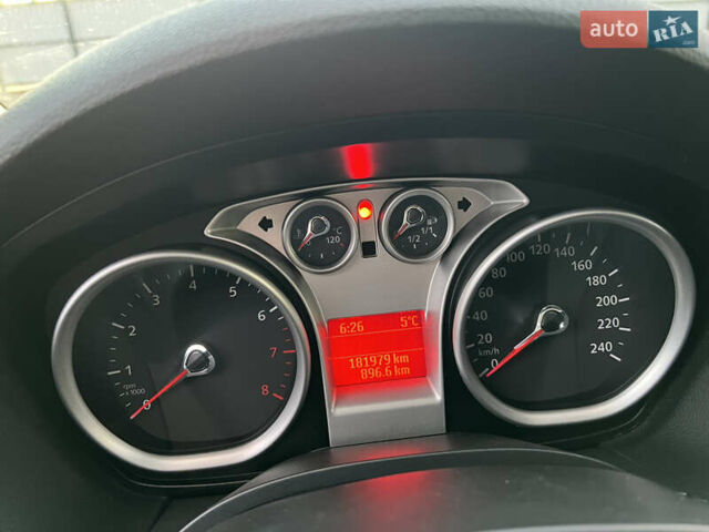 Серый Форд Си-Макс, объемом двигателя 1.8 л и пробегом 181 тыс. км за 5300 $, фото 57 на Automoto.ua