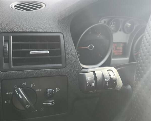 Серый Форд Си-Макс, объемом двигателя 1.6 л и пробегом 246 тыс. км за 7200 $, фото 10 на Automoto.ua