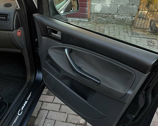 Серый Форд Си-Макс, объемом двигателя 1.56 л и пробегом 305 тыс. км за 5400 $, фото 16 на Automoto.ua