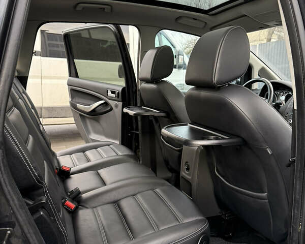 Серый Форд Си-Макс, объемом двигателя 1.6 л и пробегом 146 тыс. км за 6700 $, фото 70 на Automoto.ua