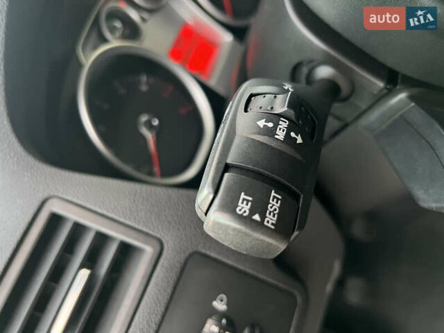 Серый Форд Си-Макс, объемом двигателя 1.8 л и пробегом 181 тыс. км за 5300 $, фото 51 на Automoto.ua