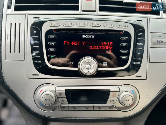 Сірий Форд Сі-Макс, об'ємом двигуна 1.56 л та пробігом 344 тис. км за 5699 $, фото 25 на Automoto.ua